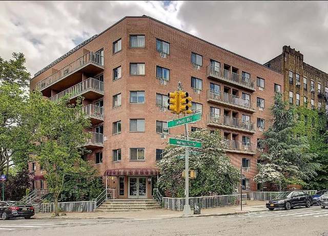 Property at 118-82 Metropolitan Ave Unit 1B, Kew Gardens, NY 11415, 4 beds, 2.5 baths