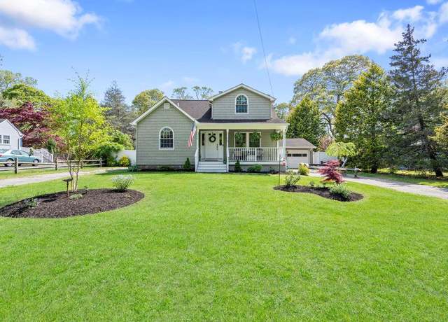 Property at 10 Inwood Rd, Center Moriches, NY 11934, 3 beds, 2 baths