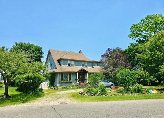 Property at 268 Windsor Ave, Brightwaters, NY 11718, 5 beds, 4 baths