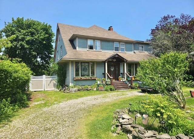 Property at 268 Windsor Ave, Brightwaters, NY 11718, 5 beds, 4 baths