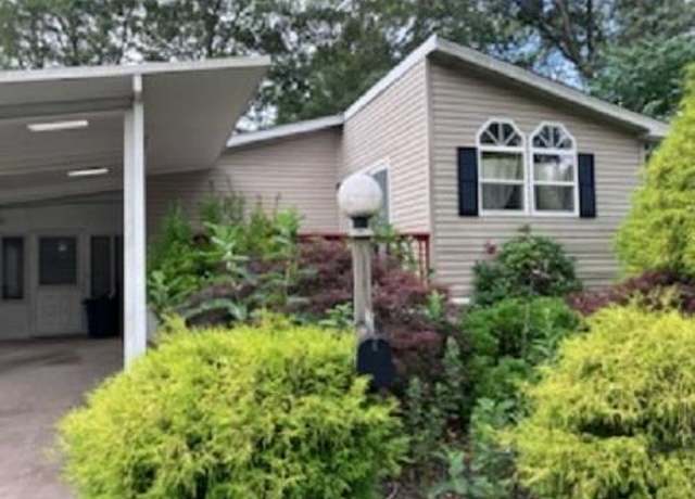 Property at 1661 Old Country Rd #120, Riverhead, NY 11901, 2 beds, 2 baths