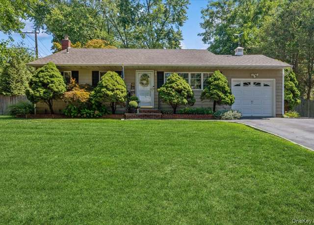 Property at 2 Gay Lore Dr, Huntington, NY 11743, 3 beds, 2 baths