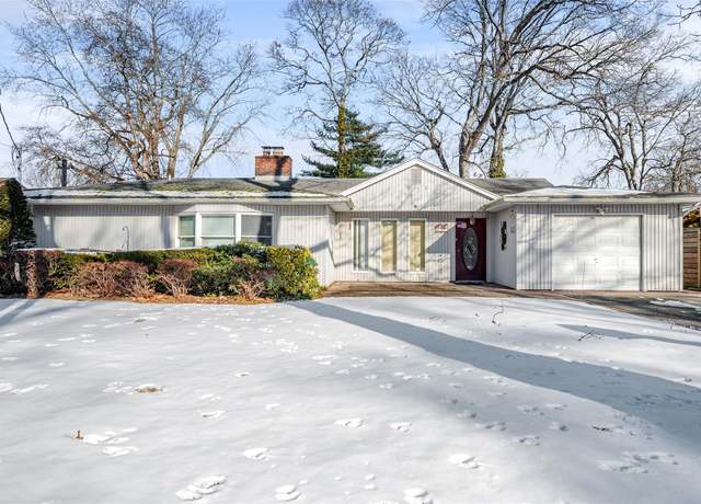 Property at 25 Linden St, Massapequa, NY 11758, 3 beds, 1.5 baths