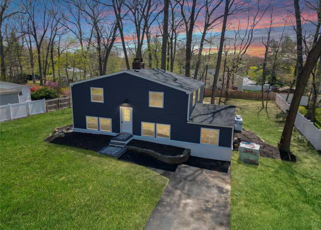 Property at 81 University Heights Dr, Stony Brook, NY 11790, 4 beds, 2.5 baths