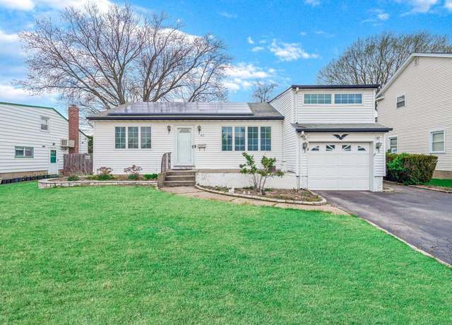 Property at 42 Elliot Dr, Hicksville, NY 11801, 3 beds, 2 baths