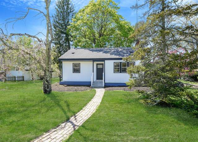 Property at 510 Washington Ave, Patchogue, NY 11772, 5 beds, 2 baths