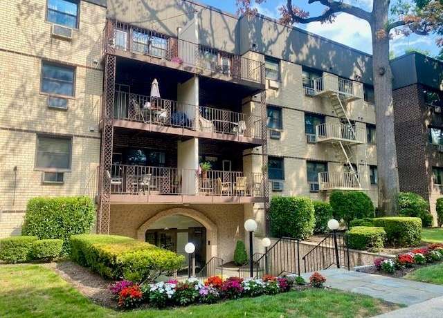 Property at 2241 Palmer Ave Unit 4L, New Rochelle, NY 10801, 1 bath