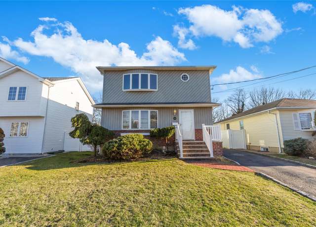 Property at 254 N Richmond Ave, Massapequa, NY 11758, 5 beds, 3 baths