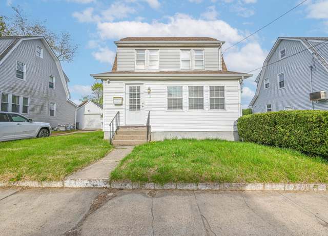 Property at 12 Maryland Ave, Glen Cove, NY 11542, 3 beds, 1.5 baths