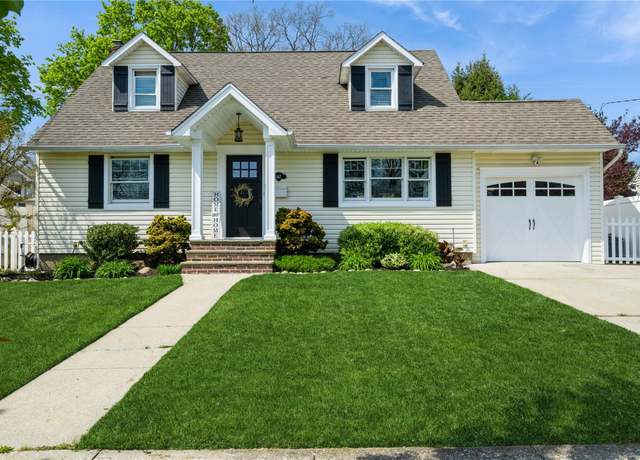 Property at 147 Plitt Ave, Farmingdale, NY 11735, 4 beds, 1.5 baths