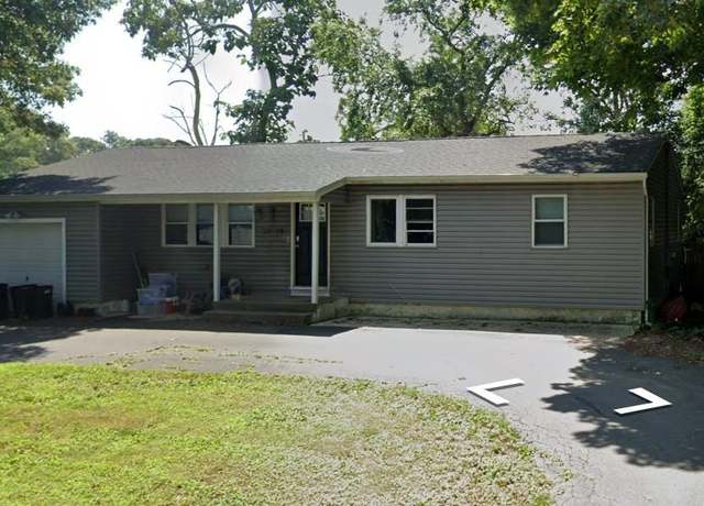 Property at 34 Pinetop Dr, Shirley, NY 11967, 3 beds, 2 baths