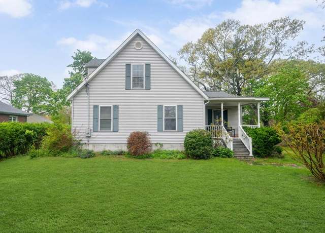 Property at 77 Woodhull Ave, Riverhead, NY 11901, 3 beds, 2 baths