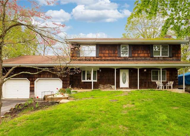 Property at 148 Palmer Cir, Poughquag, NY 12570, 4 beds, 1.5 baths