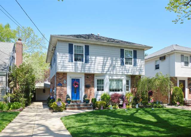 Property at 225 Oak St, Floral Park, NY 11001, 3 beds, 1.5 baths