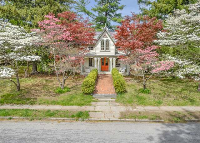Property at 64 Paulding Ave, Cold Spring, NY 10516, 5 beds, 4.5 baths