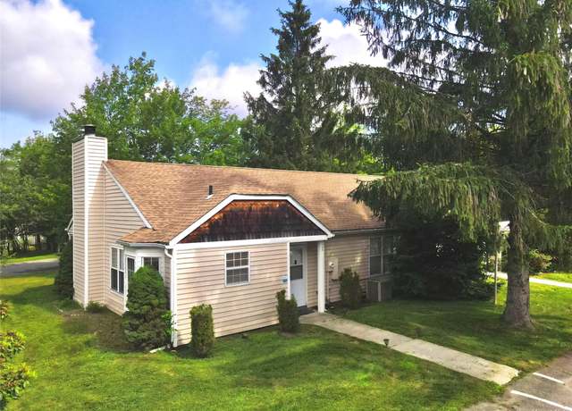 Property at 148 Hidden Ridge Dr, Monticello, NY 12701, 2 beds, 2 baths