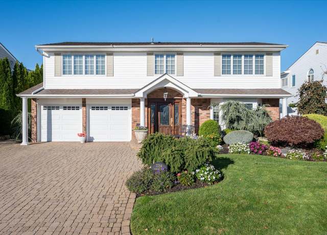 Property at 3354 Seawane Dr, Merrick, NY 11566, 4 beds, 2.5 baths