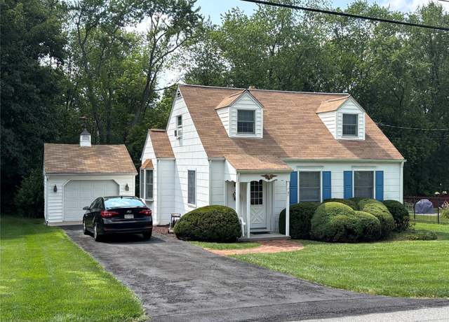 Property at 21 Kinderhook Dr, Poughkeepsie, NY 12603, 3 beds, 1 bath