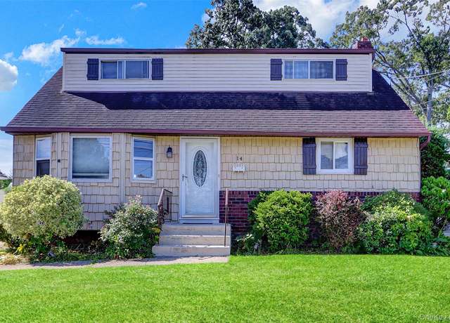 Property at 14 5th Ave, Farmingdale, NY 11735, 4 beds, 2 baths