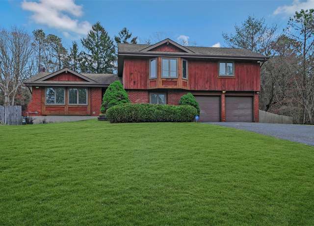 Property at 199 Wading River Hollow Rd, Ridge, NY 11961, 4 beds, 3 baths