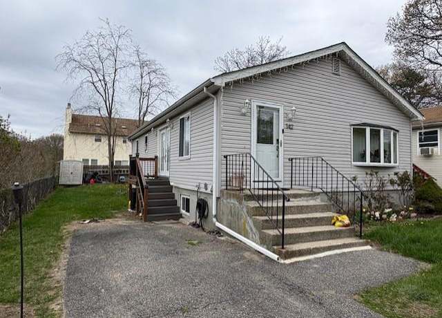 Property at 142 North 27 St, Wyandanch, NY 11798, 3 beds, 1 bath