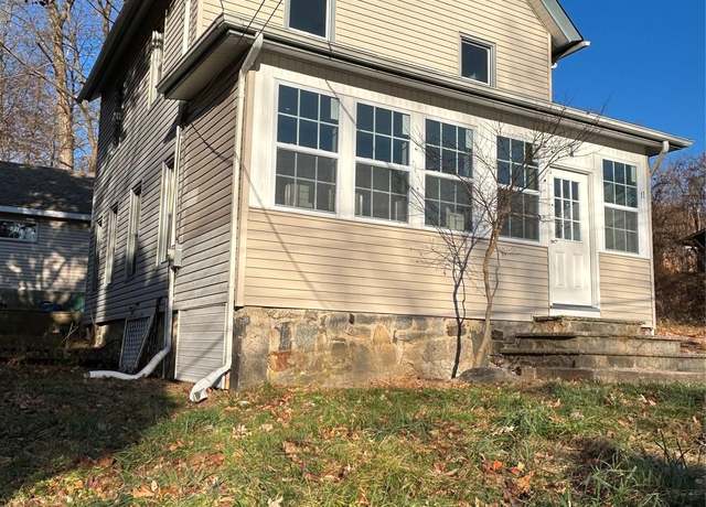 Property at 11 Fox Holw, Hillburn, NY 10931, 3 beds, 2 baths