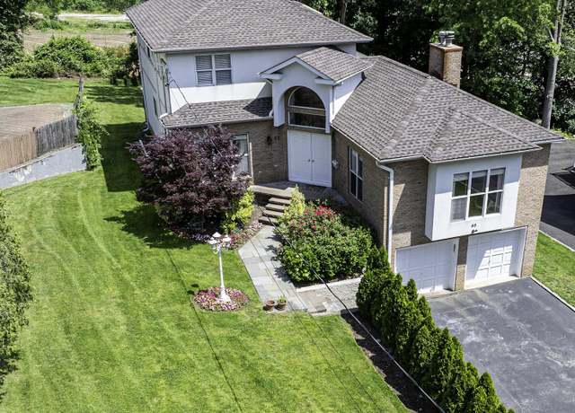 Property at 53 Vista Hill Rd, Great Neck, NY 11021, 4 beds, 3.5 baths