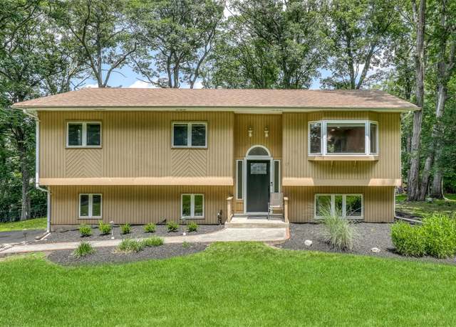 Property at 17 Onderdonk Rd, Suffern, NY 10901, 4 beds, 3 baths