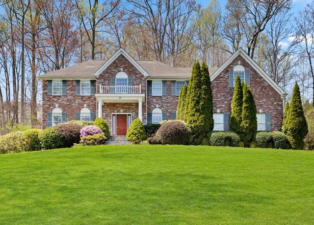 Property at 10 Fieldstone Dr, Katonah, NY 10536, 4 beds, 3.5 baths