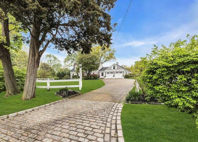 Property at 54 Middle Rd, Blue Point, NY 11715, 4 beds, 2.5 baths
