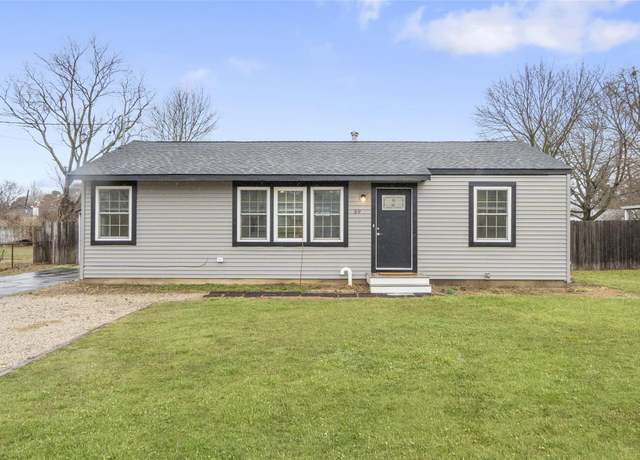 Property at 39 Yarnell St, Brentwood, NY 11717, 4 beds, 1 bath