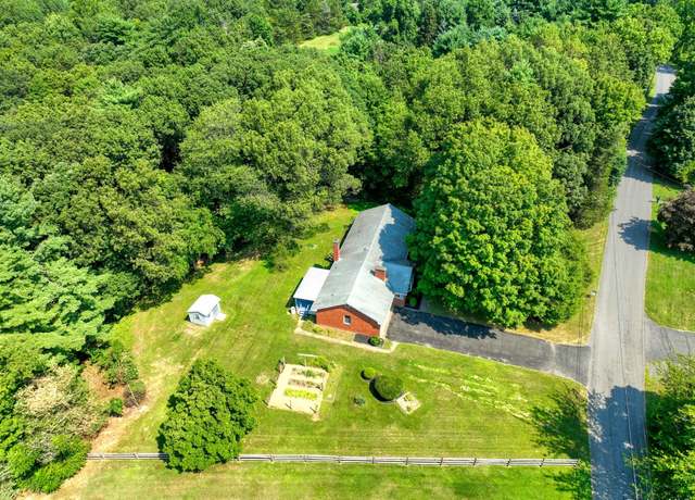 Property at 146 Schultz Ln, Kingston, NY 12401, 3 beds, 1.5 baths