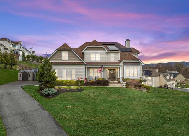 Property at 4 Smithfield Spur, Monroe, NY 10950, 4 beds, 2.5 baths