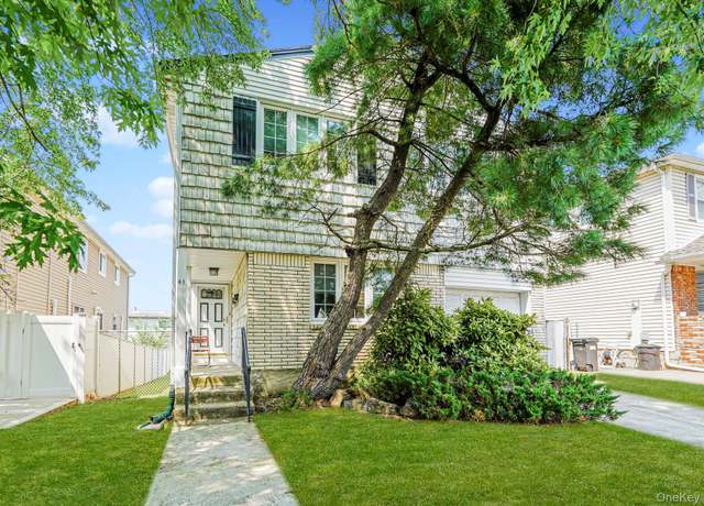 Property at 41 Middle Loop Rd, Staten Island, NY 10308, 3 beds, 3 baths