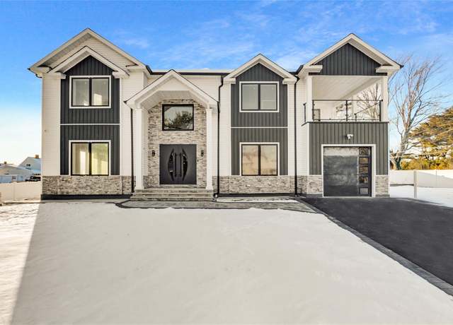 Property at 41 Booth Ln, Levittown, NY 11756, 5 beds, 5.5 baths