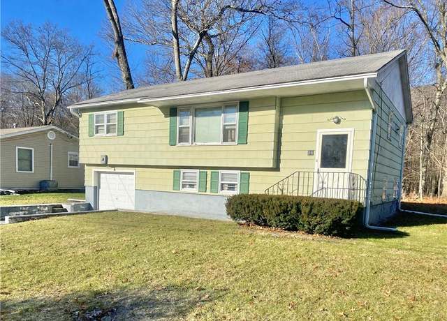 Property at 10 Cane Rd, Greenwood Lake, NY 10925, 3 beds, 1.5 baths