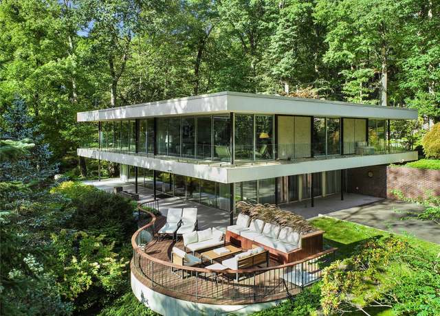 Property at 9 Tallwoods Rd, Armonk, NY 10504, 5 beds, 5 baths