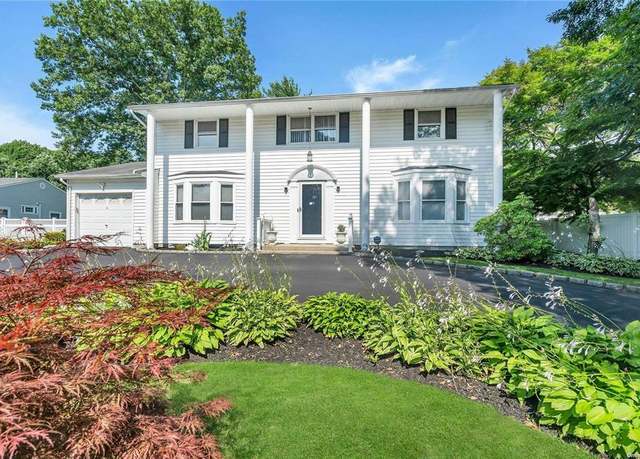 Property at 7 Pritchard Cres, Port Jefferson Station, NY 11776, 4 beds, 2.5 baths