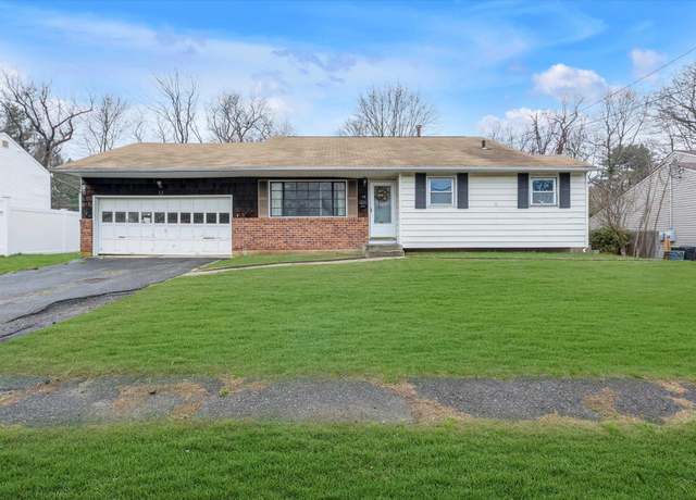Property at 12 Wren Ct, Northport, NY 11768, 3 beds, 1.5 baths
