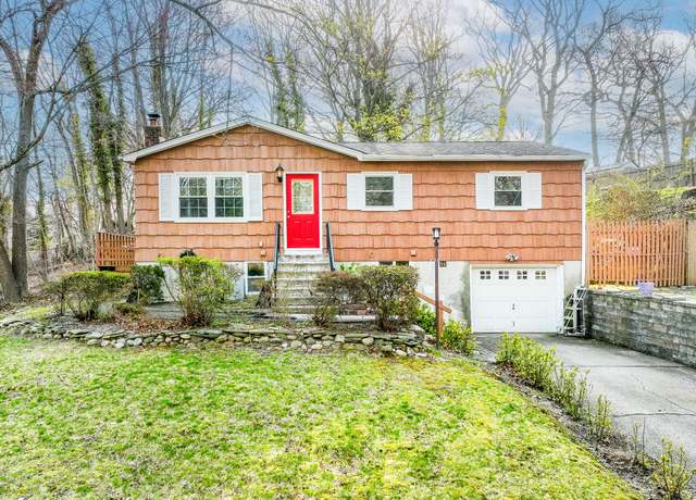 Property at 71 Rosewood Rd, Rocky Point, NY 11778, 3 beds, 2 baths