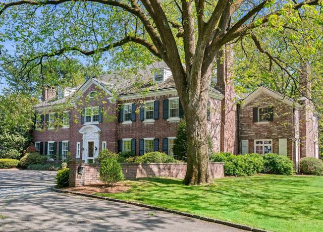 Property at 11 Meadow Spring Rd, Glen Cove, NY 11542, 7 beds, 8.5 baths