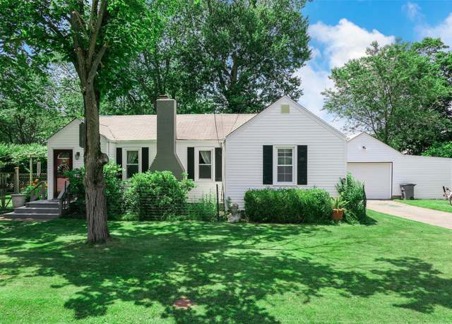 Property at 7 Clover Ln, Brookhaven, NY 11719, 3 beds, 2 baths