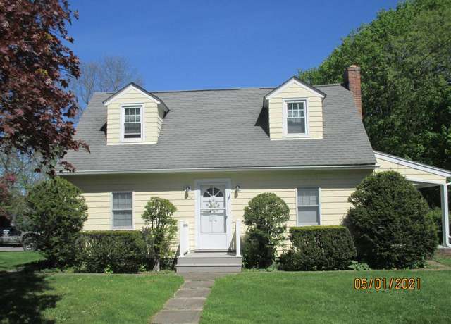 Property at 932 Violet Ave, Hyde Park, NY 12538, 4 beds, 3 baths