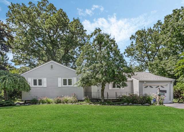 Property at 7 Park Ln, Nanuet, NY 10954, 3 beds, 2 baths