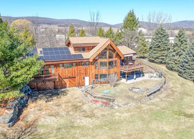 Property at 15 Mills Pl, Milton, NY 12547, 3 beds, 2.5 baths