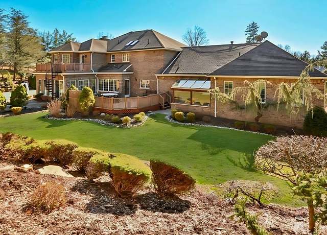 Property at 25 Pine Glen Dr, Blauvelt, NY 10913, 5 beds, 4.5 baths