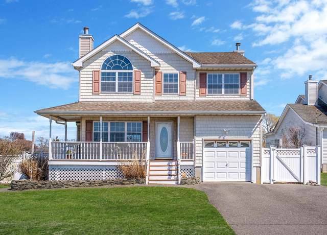 Property at 97 Grandview Dr, Shirley, NY 11967, 4 beds, 2.5 baths