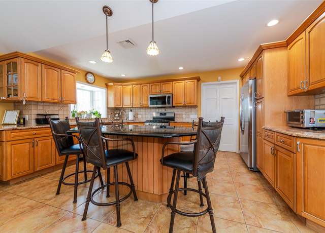 Property at 3275 Bay Front Dr, Baldwin, NY 11510, 3 beds, 2 baths