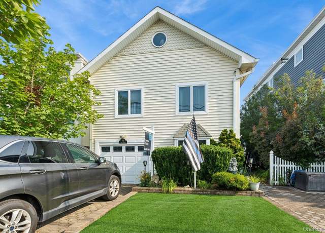 Property at 101 Bay St, East Atlantic Beach, NY 11561, 6 beds, 3 baths