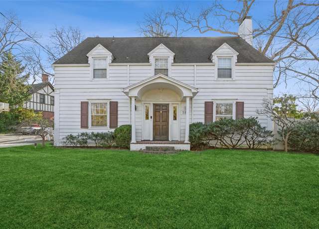 Property at 180 Longwood Xing, Lawrence, NY 11559, 5 beds, 4.5 baths